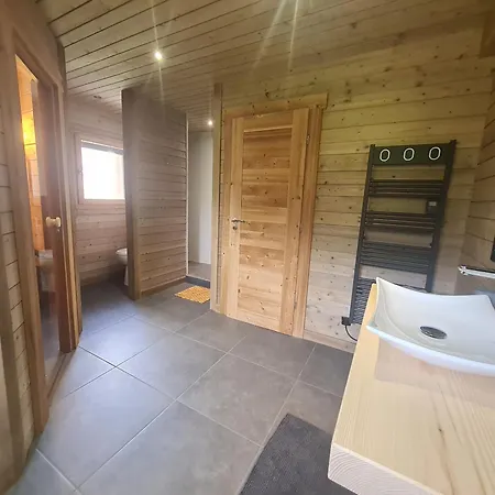 Chalet Moderne Avec Sauna, Proche Lac Et Pistes De Ski - Fr-1-589-659 *